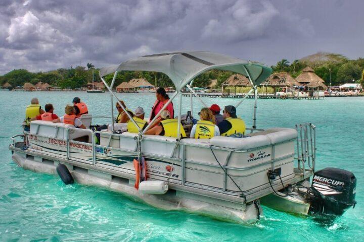 Bacalar 7 colors lagoon